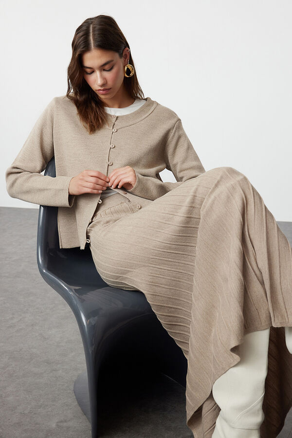 Trendyol Conjunto de casaco de malha, saia e top de malha cru