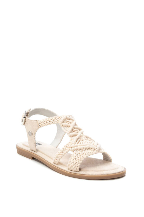 XTI Sandalia estilo macram&eacute; marfil