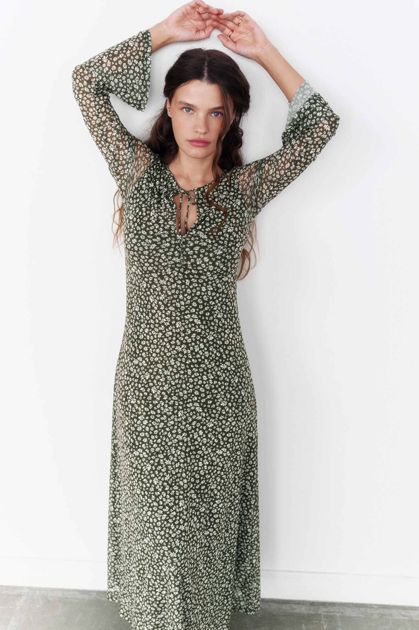 Springfield Damenkleid Mit V-Ausschnitt & Kordelzug – Lässiges Design Mit Rüschenärmeln, Urbaner Style