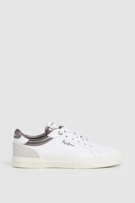 Zapatillas Clásicas Con Detalles En Ante