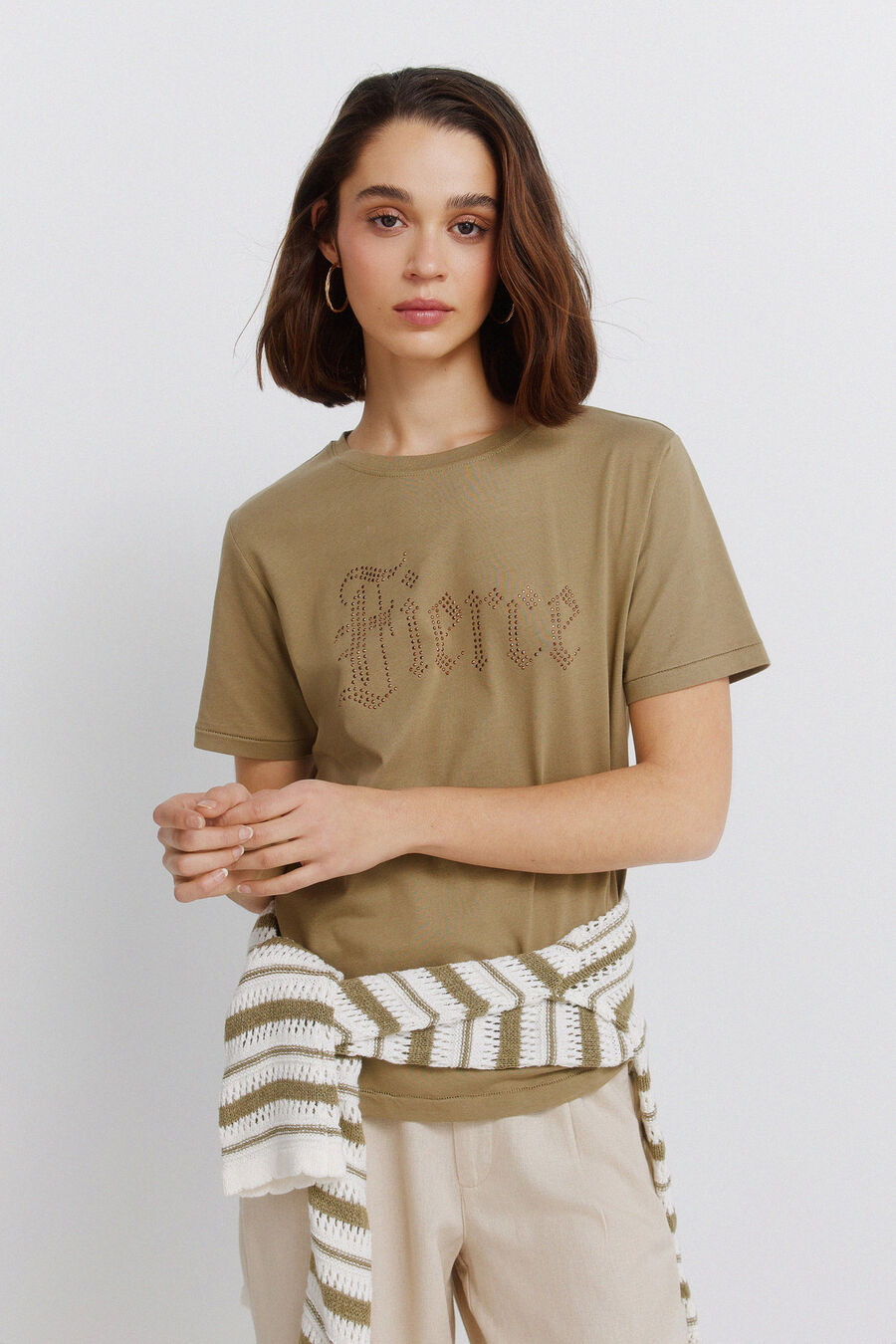 Camiseta manga corta tachas