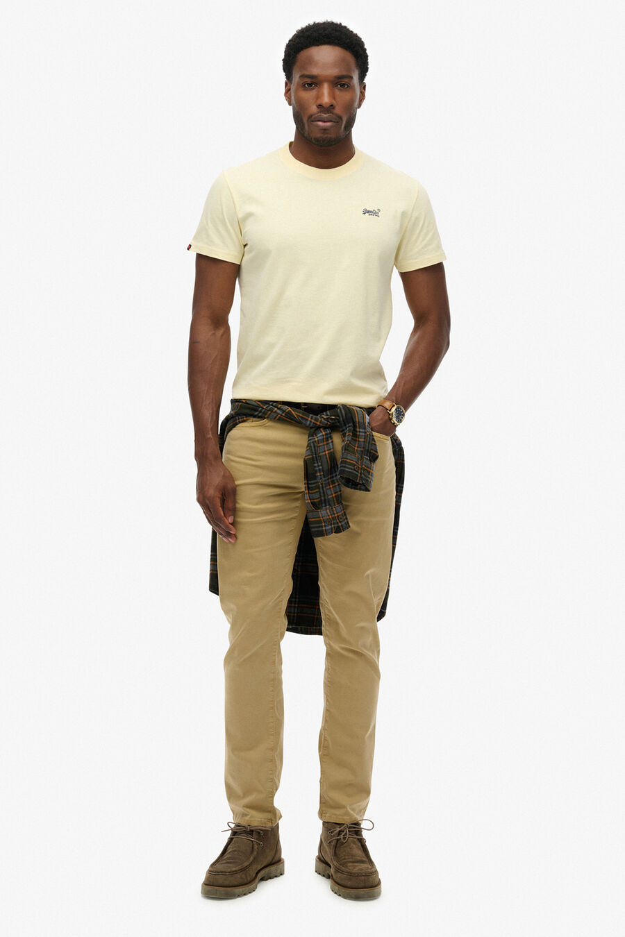 Camiseta manga corta básica con logotipo pequeño