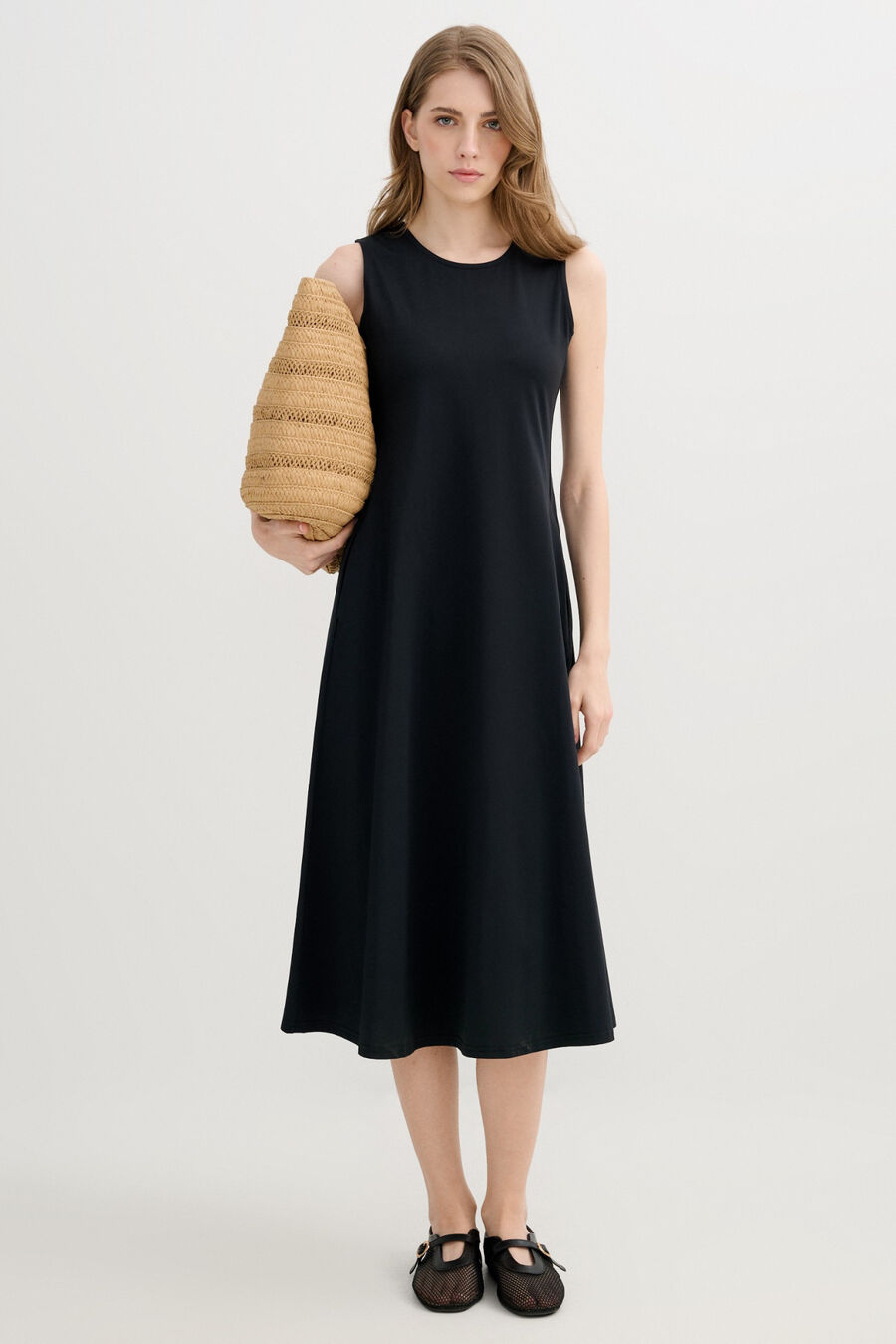 Vestido midi desmangado