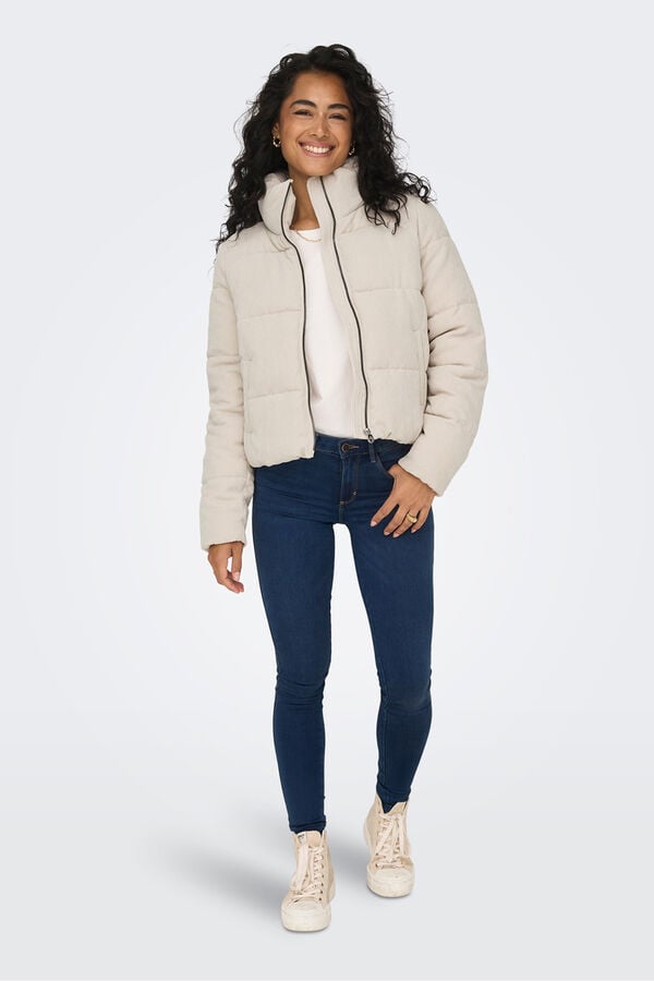 Only Casaco acolchoada de veludo cotel&ecirc;  cinzento