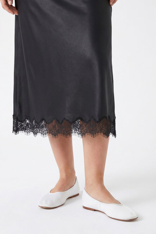 Pieces Satin-finish midi lace skirt black