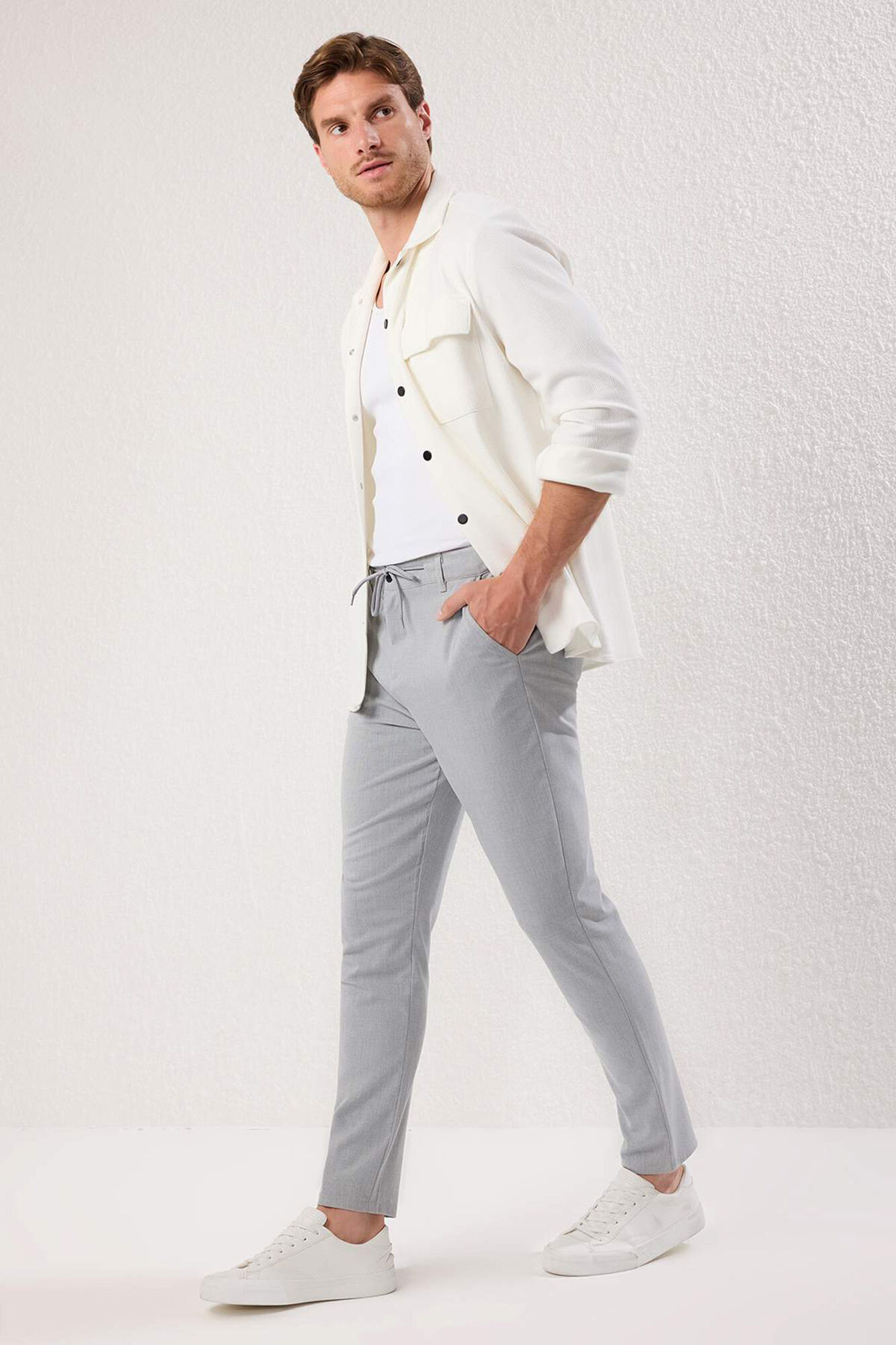 Trendyol Pantalones chinos ajustados