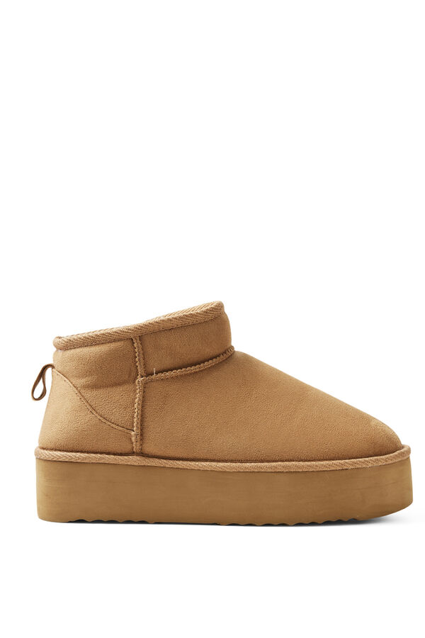 Pieces Botins de pel&uacute;cia de sola larga cru