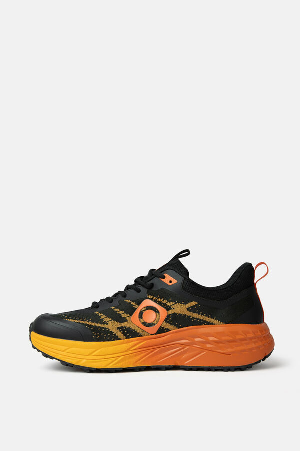 Izas Multi-activity cushioning trainers black