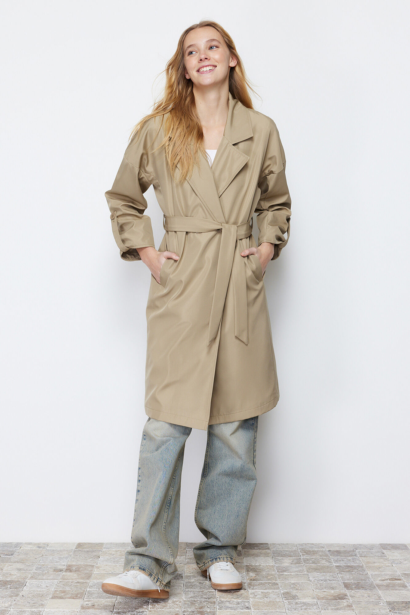 Trendyol Gabardina oversize larga