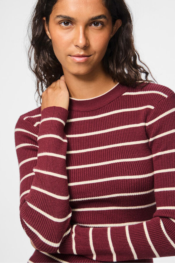 Pieces Schmal geschnittener Feinjersey Rot