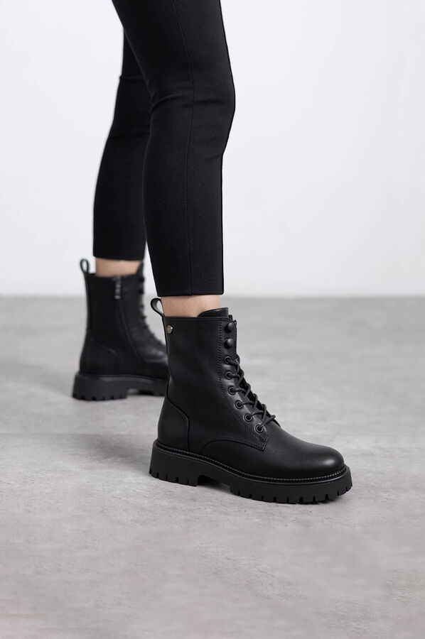 XTI Bota de amarrar preto