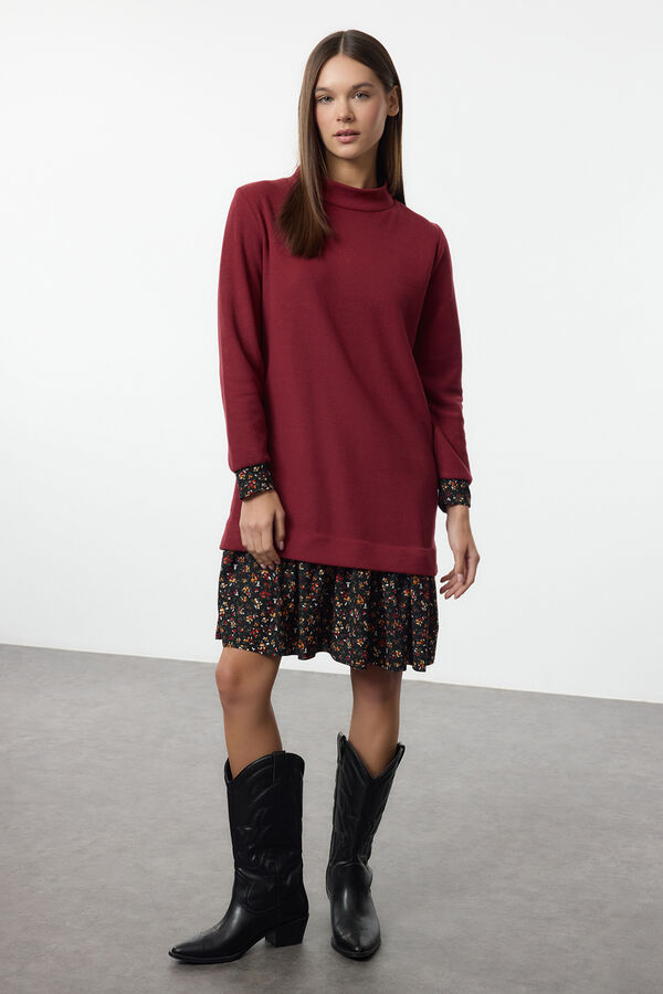 Trendyol Vestido con cuello alto burdeos