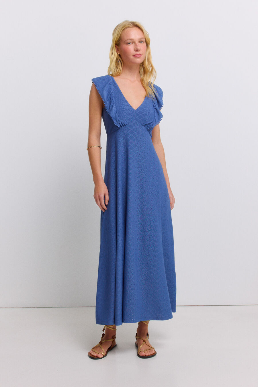 Vestido midi volantes