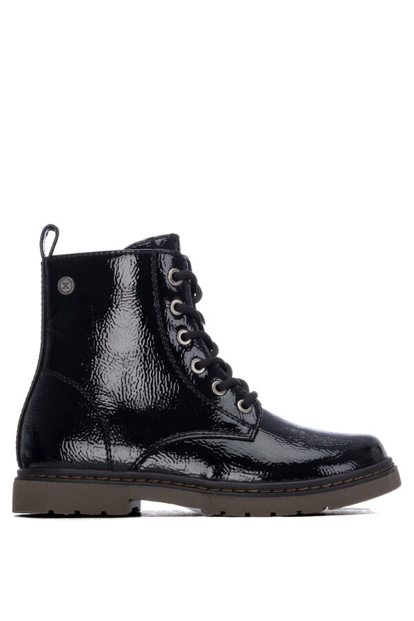 XTI Lace-up military ankle boot black
