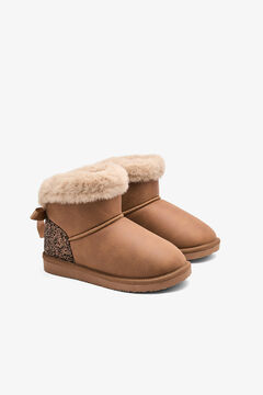 B&W Australian ankle boots with faux fur