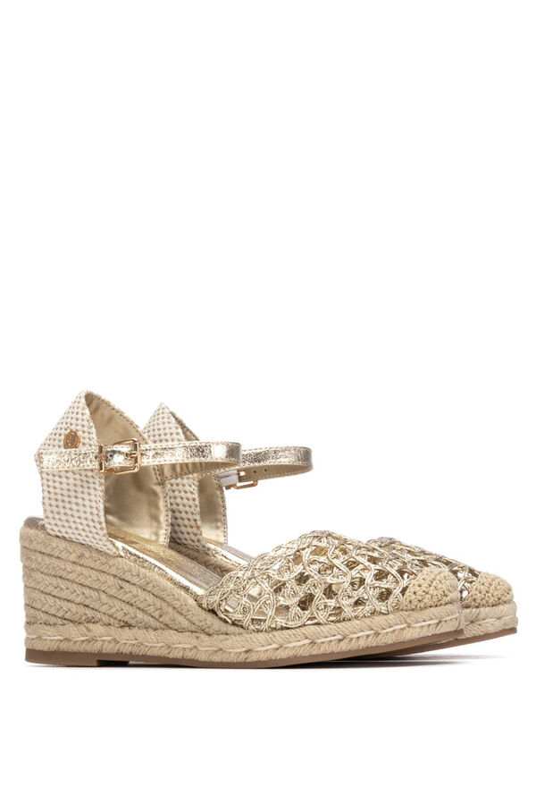 XTI Alpargata Cu&ntilde;a Trenzado Metalizado amarillo