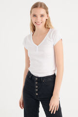 Inside Camiseta b&aacute;sica com bot&otilde;es branco