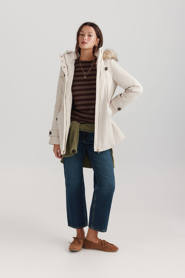 Springfield Parka with fur hood and buckle white