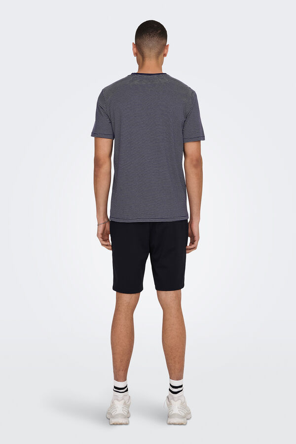 Only & Sons T-shirt with pocket and short sleeves black