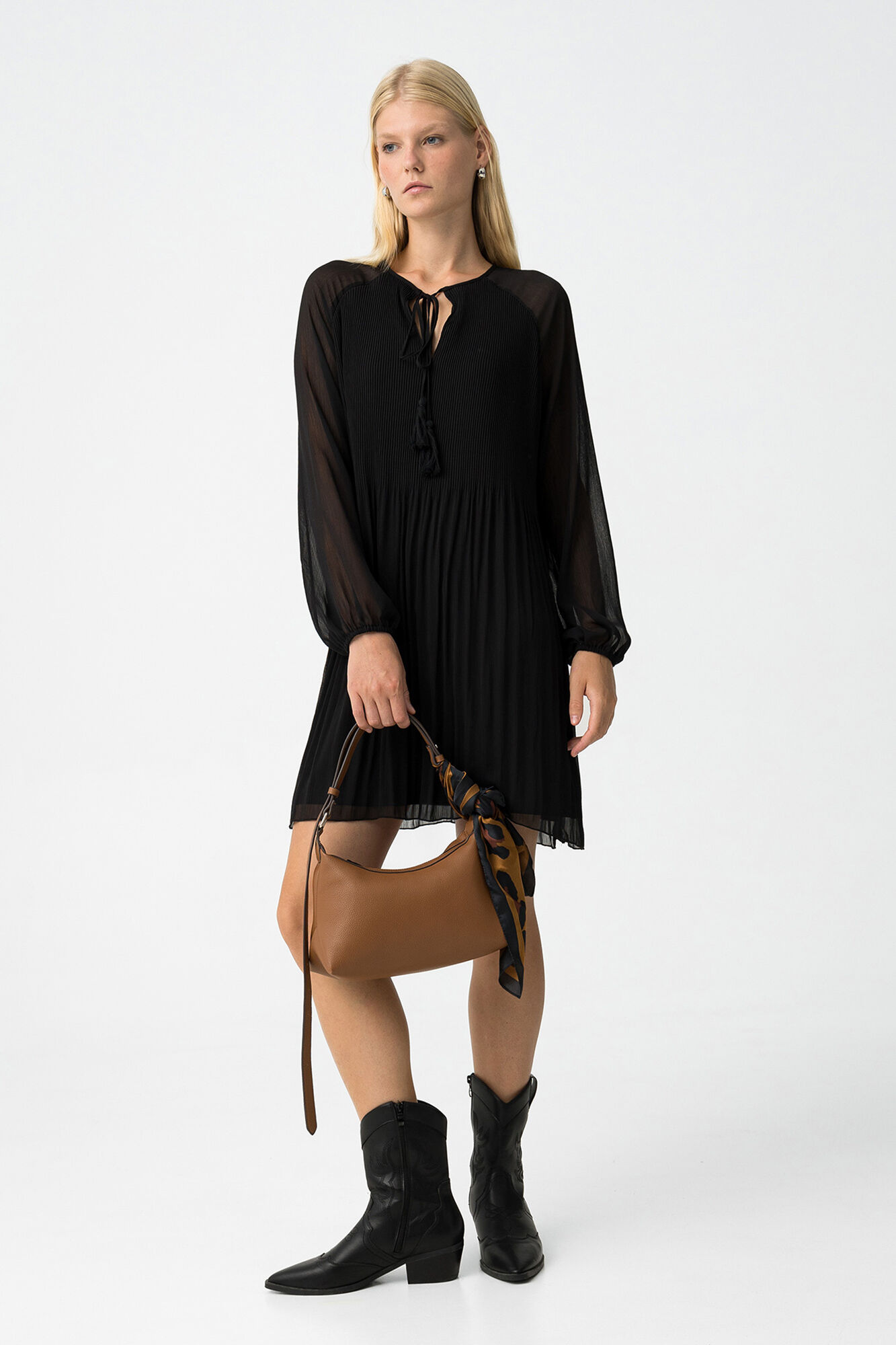 Tiffosi Vestido Plisado con Cord&oacute;n