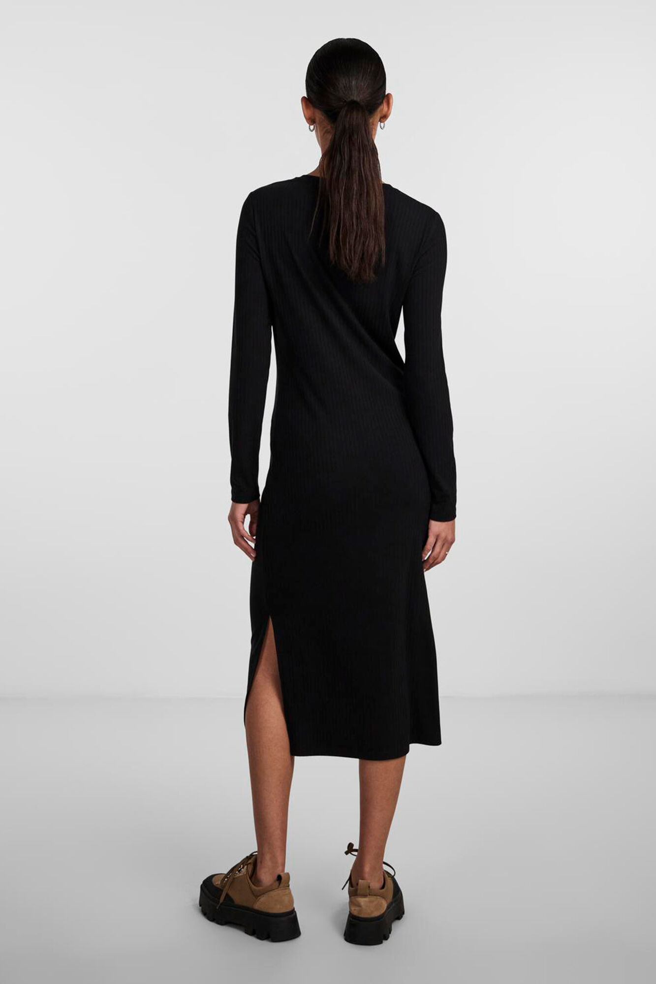 Pieces Vestido midi b&aacute;sico