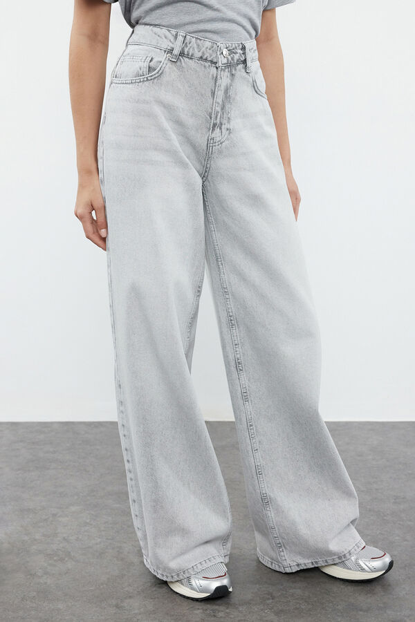 Trendyol Pantal&oacute;n vaquero Palazzo gris