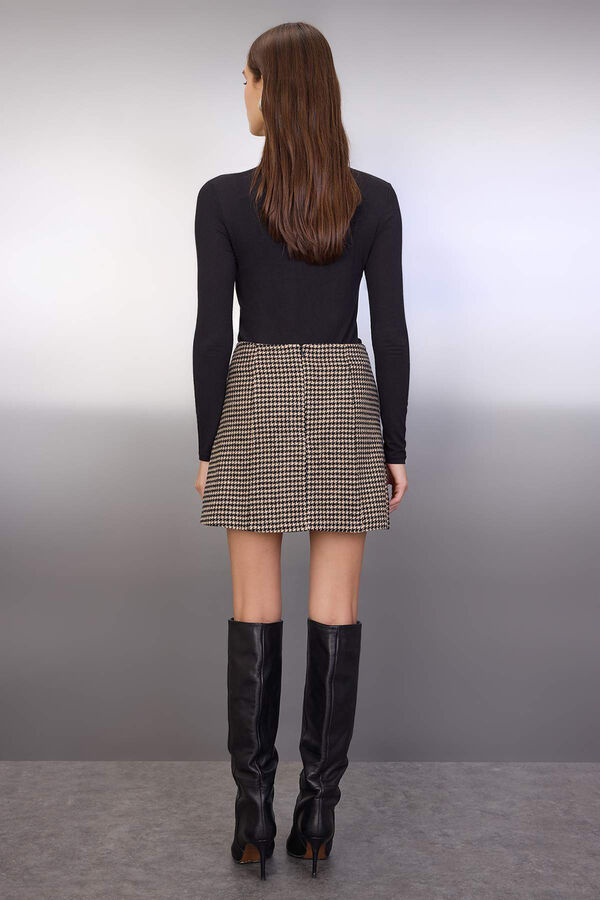 Trendyol Minifalda pata de gallo blanco