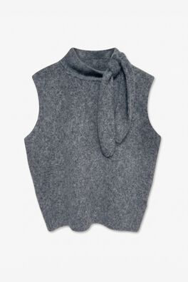 Top de punto con lazo en el cuello