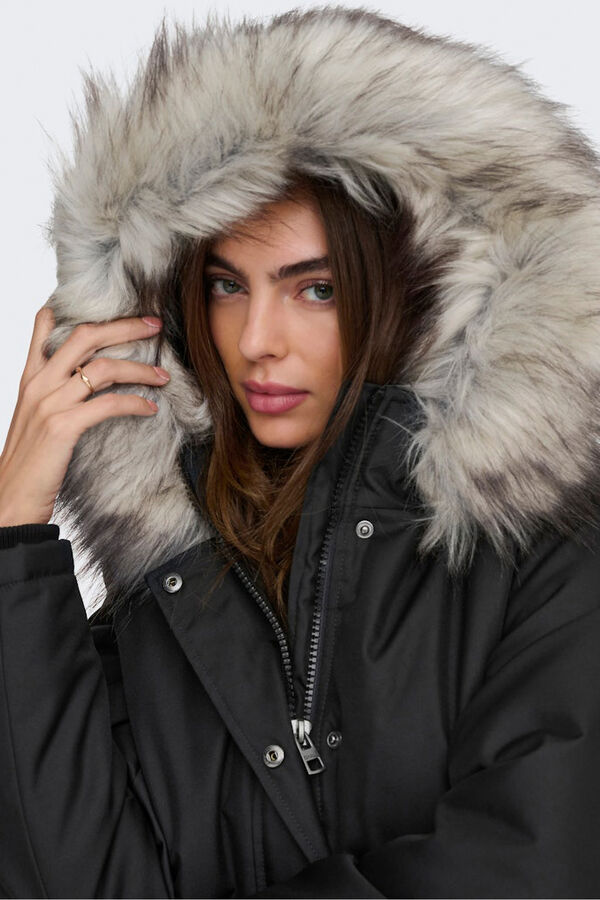Only Parka com capuz e pele preto