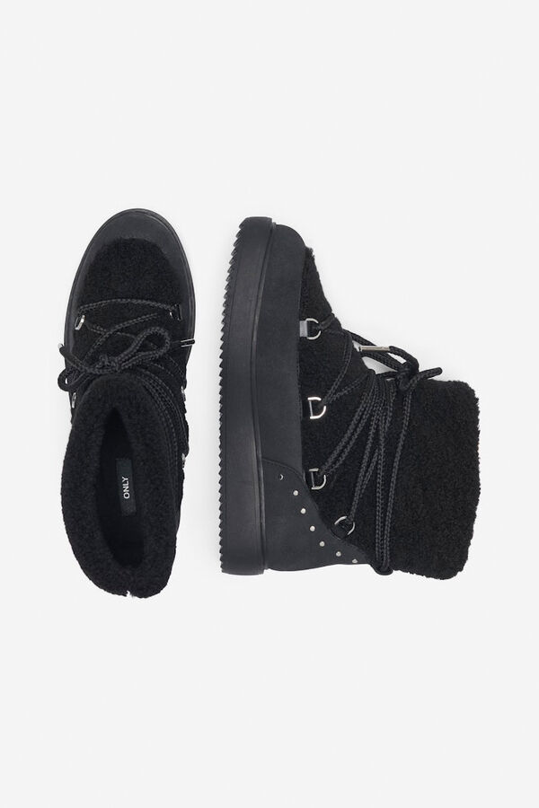 Only Botim de camur&ccedil;a e borrego preto