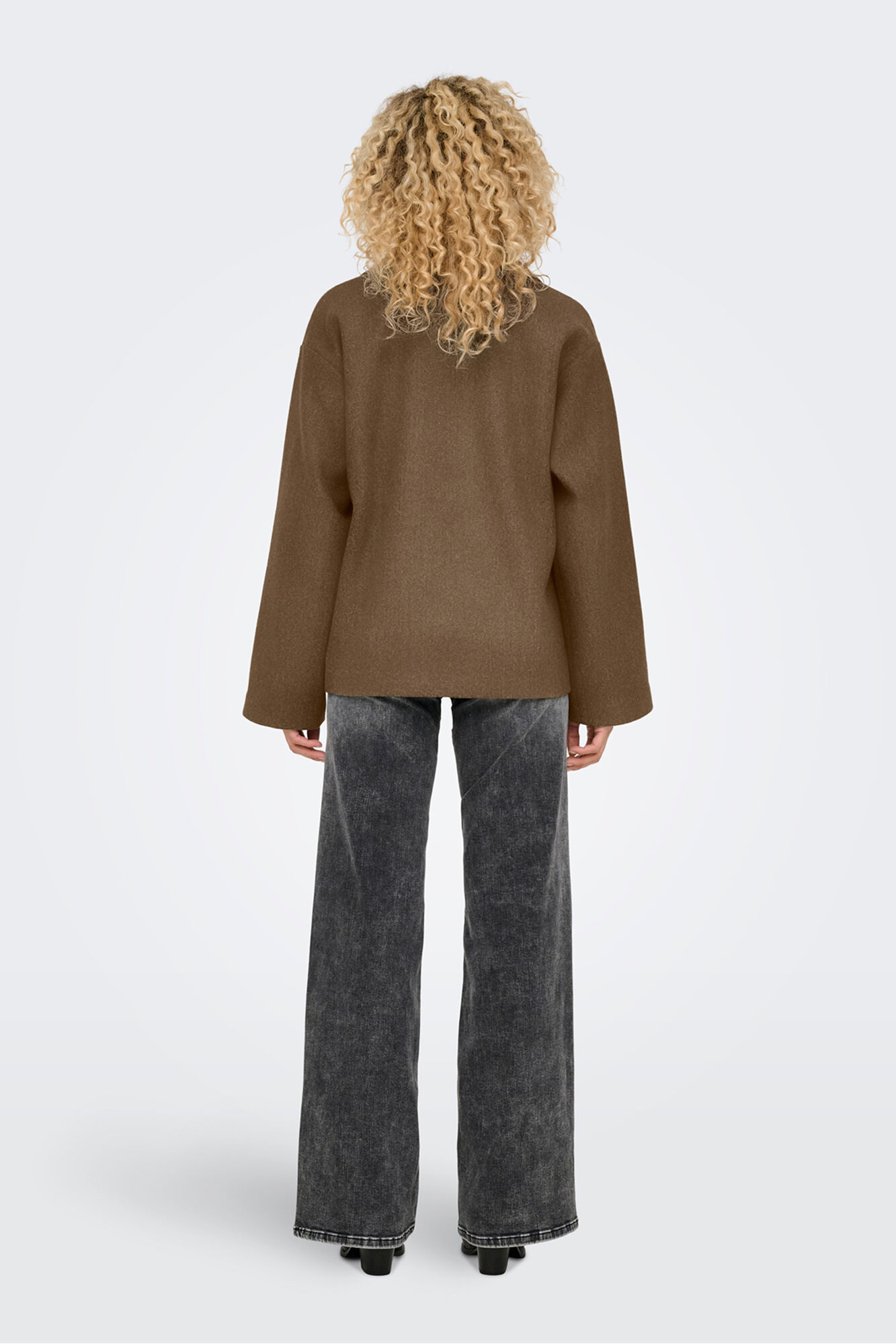 Only Chaqueta estilo pa&ntilde;o