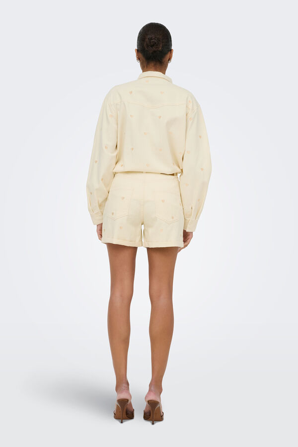 Only Jeans-Shorts mit Herzstickerei Naturwei&szlig;