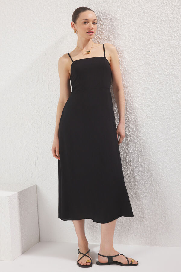 Trendyol Vestido largo recto tirantes negro
