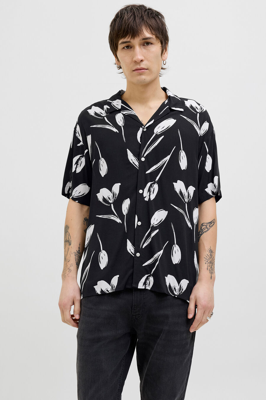 Camisa relaxed fit manga corta