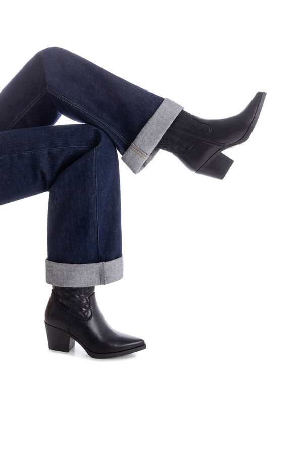 XTI Bota de Cowboy Bordada preto