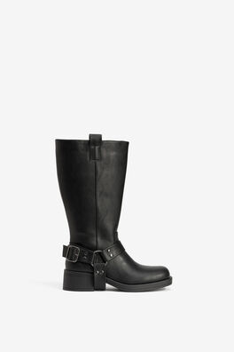 Botas caña media hebilla