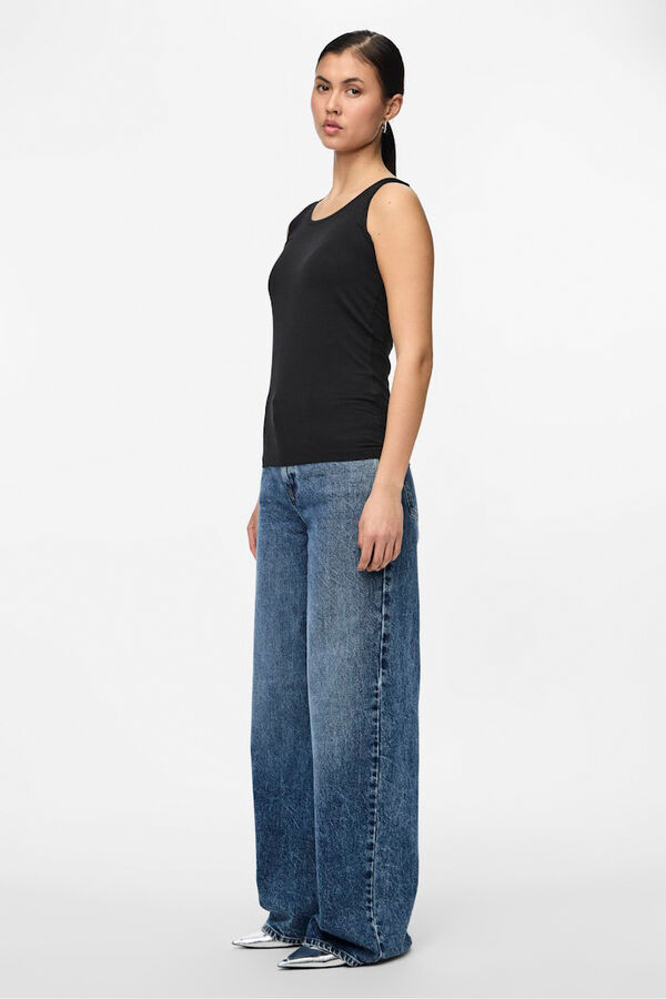 Pieces Tank top b&aacute;sico negro