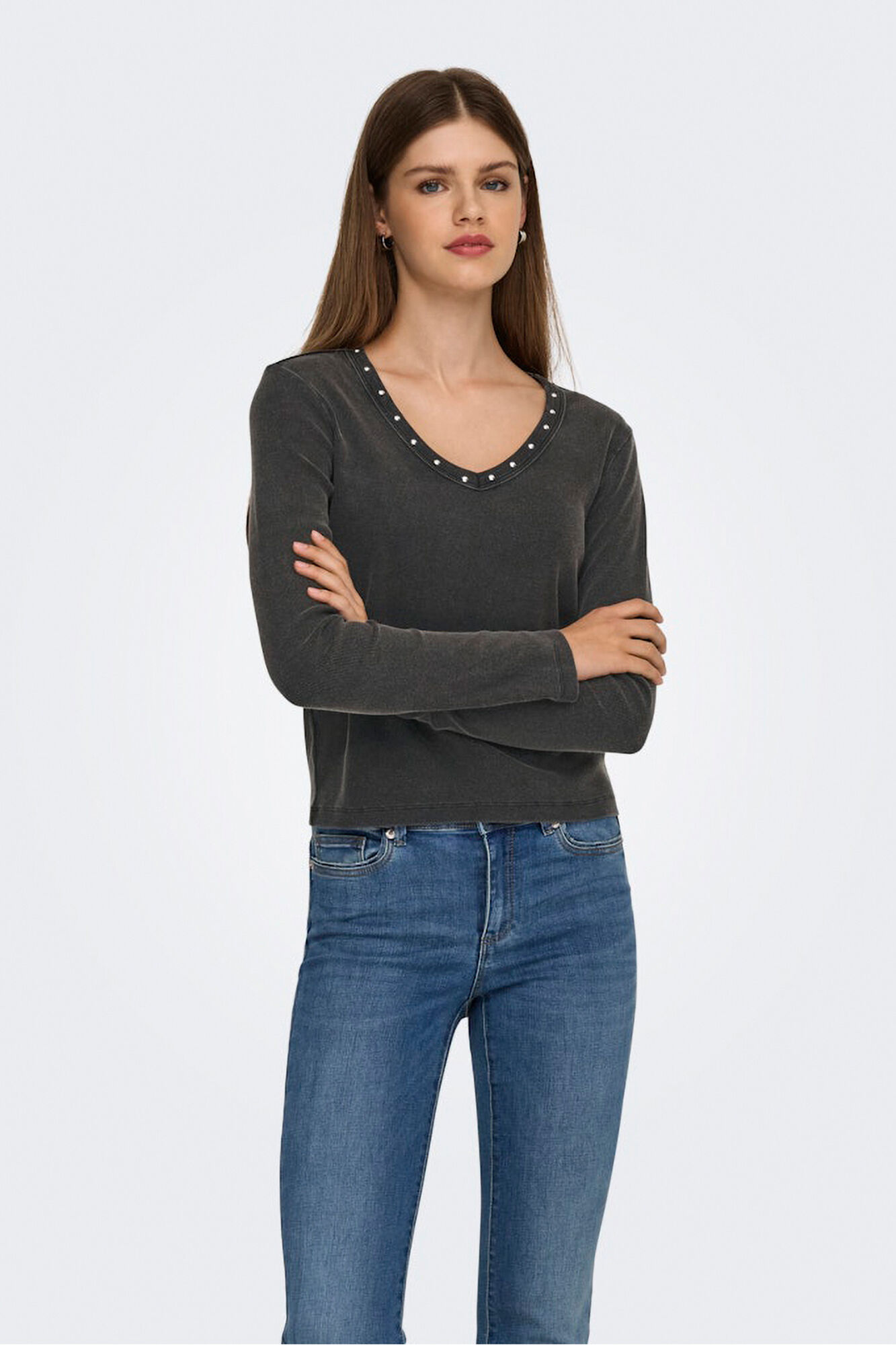 Only Top canelado com detalhe de tachas