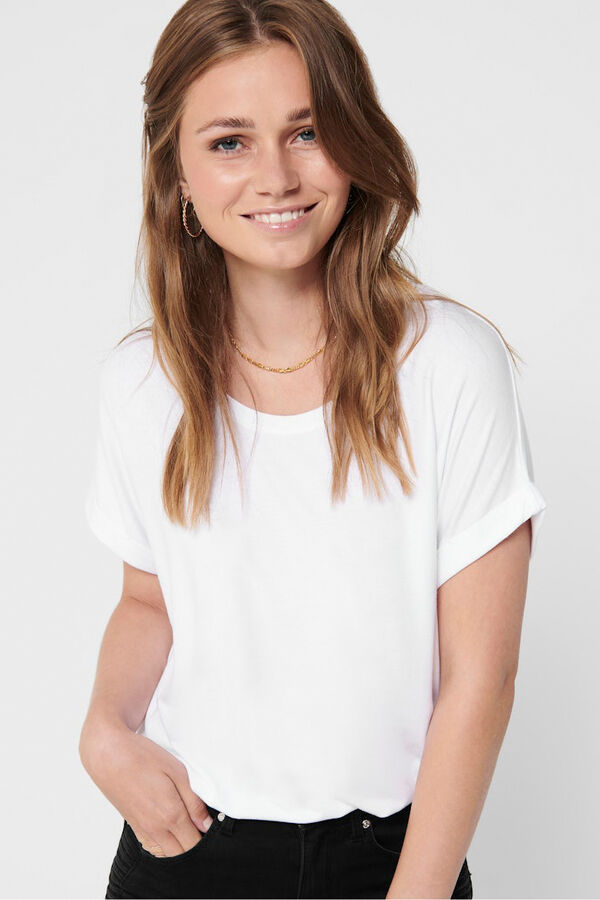 Only short-sleeved T-shirt white
