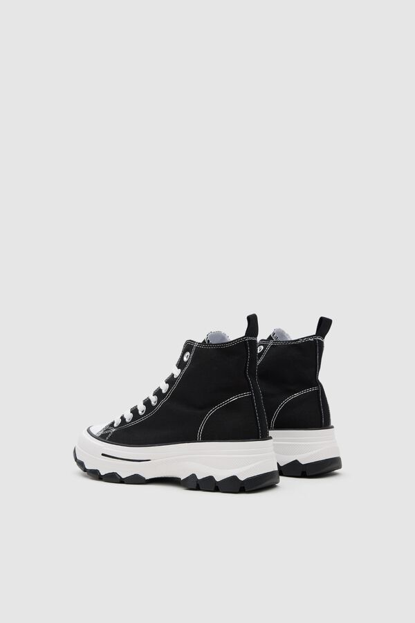 Inside Casual toe boots black
