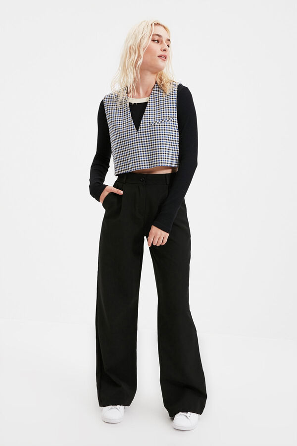 Trendyol Pleated pants Crna