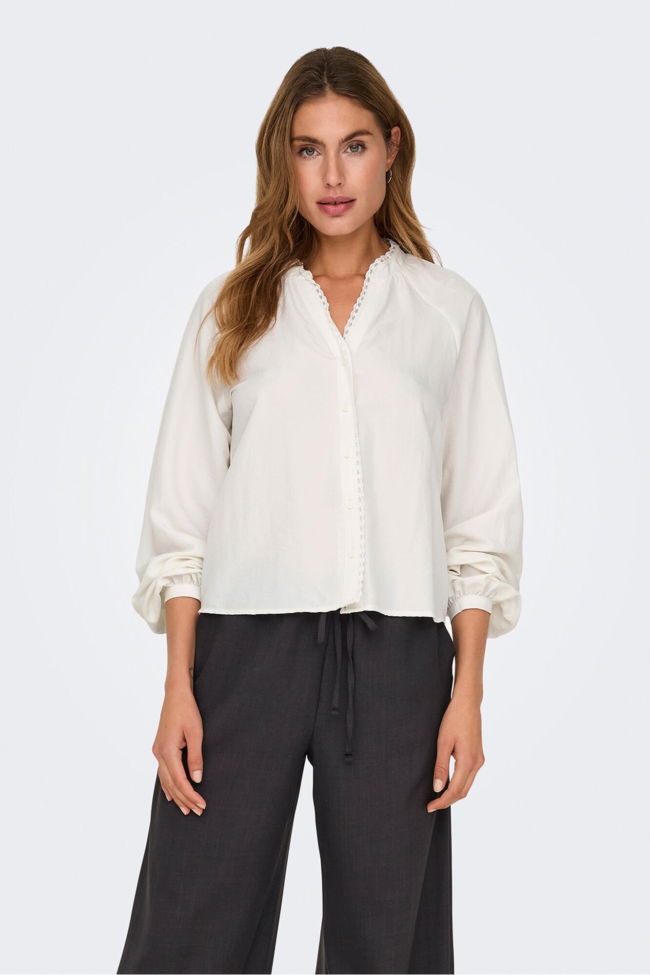 JDY Camisa manga larga bordada