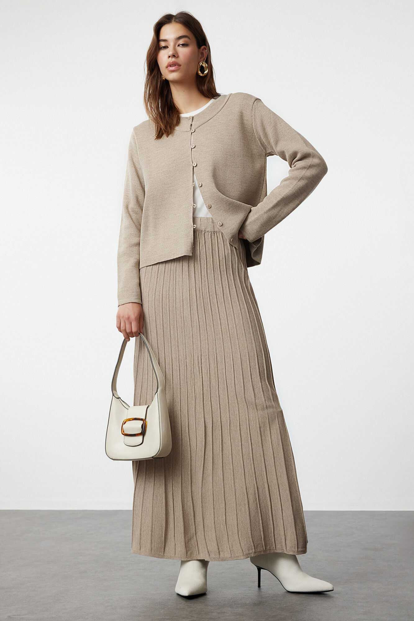 Trendyol Conjunto de c&aacute;rdigan, falda y top de punto