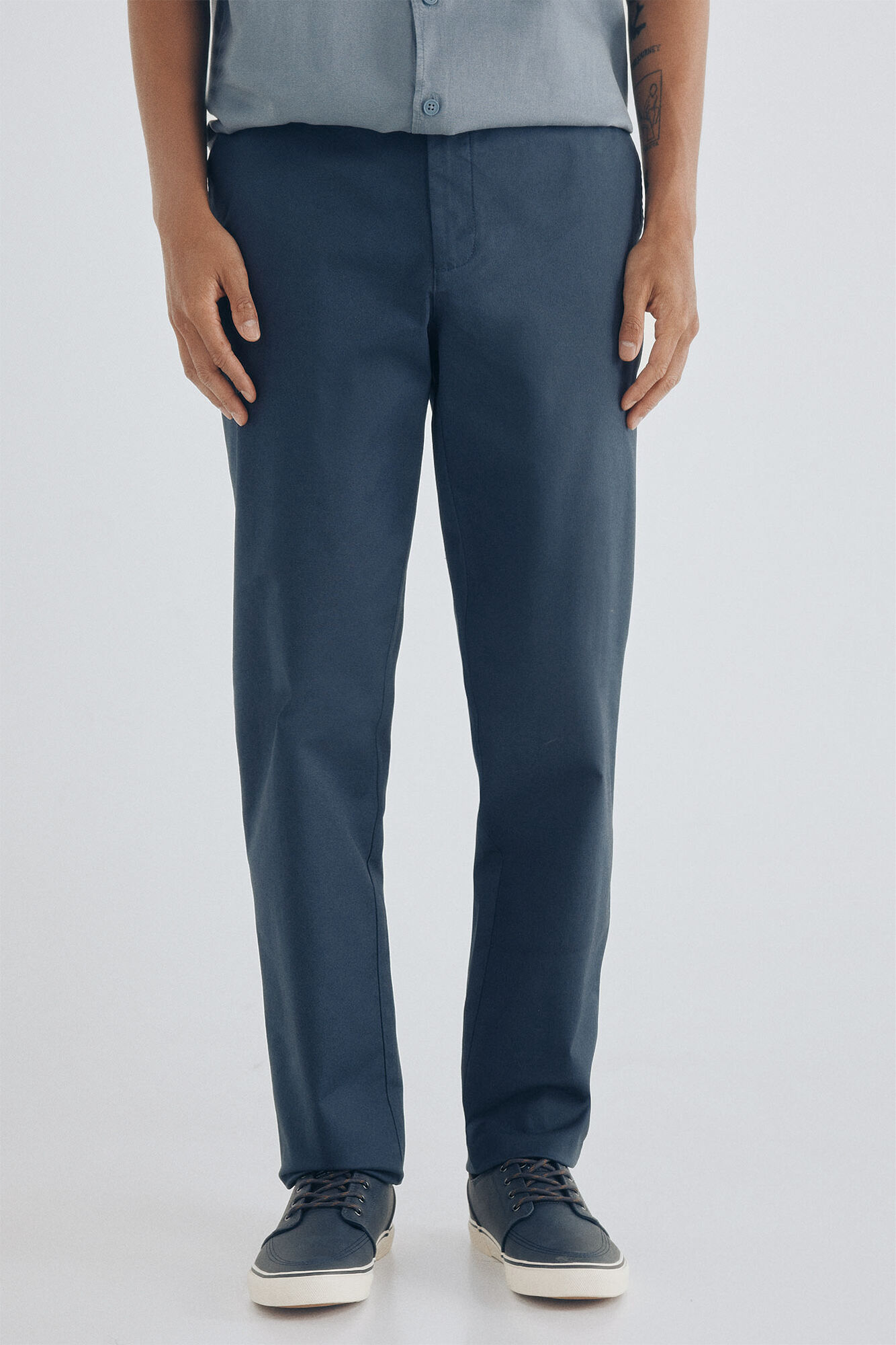 Springfield Leichte, bequeme Chinos im Slim Fit