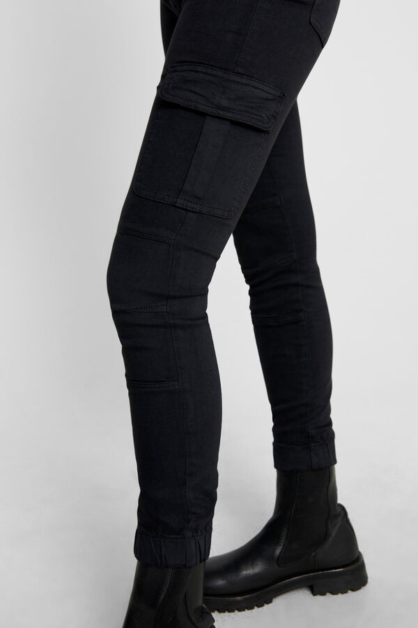 Springfield Calças de ganga skinny estilo cargo com bolsillos laterales preto