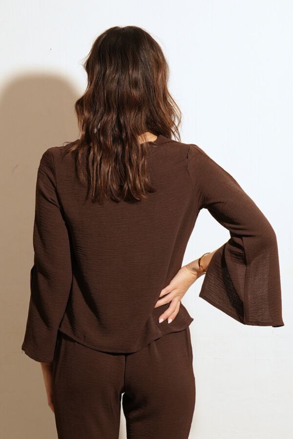 Cul Sac Shirt with slit sleeves nude