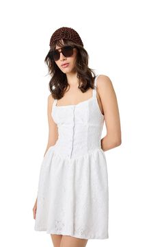 Koton Vestido bordado corto
