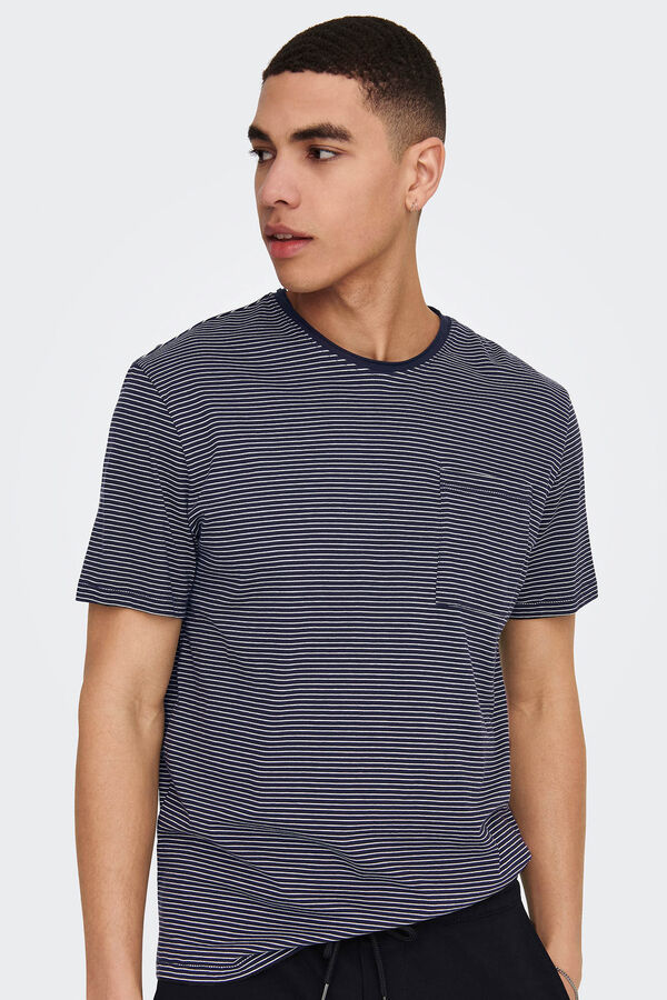 Only & Sons T-shirt with pocket and short sleeves black