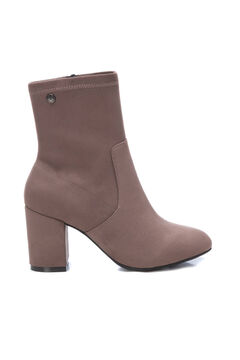 Springfield Women's ankle boot by the brand Xti. barna