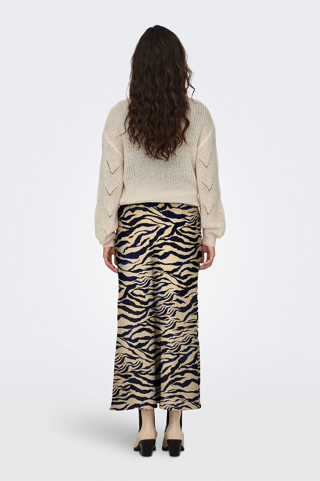 JDY saia longa de cetim